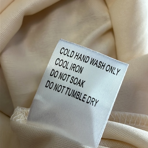 Princess Polly Seager Smocked Long Sleeve Floral Dress - Picture 9 of 10